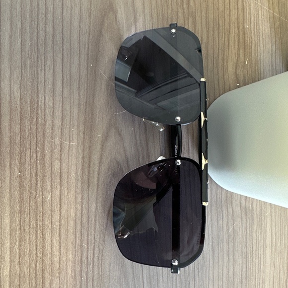 Louis Vuitton Sunglasses - Picture 1 of 6